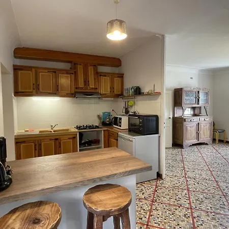 Du Bosc * Lys (Pyrenees-Atlantiques)